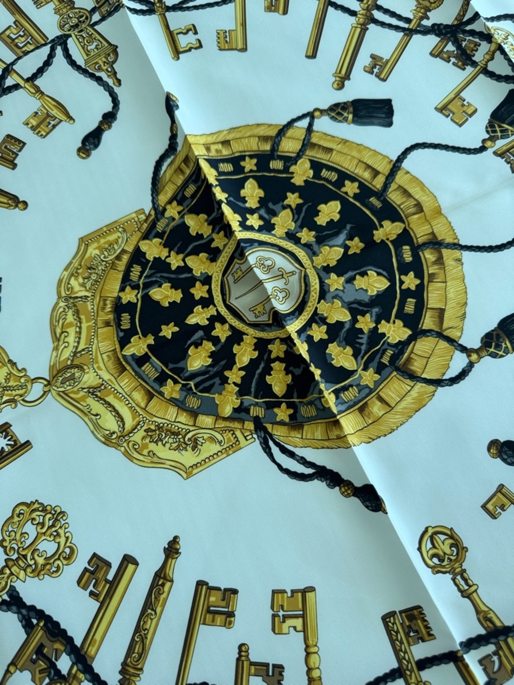 Hermes Scarf Carre 90 Black And White And Multi LES CLES Keys Silk - Picture 6 of 14